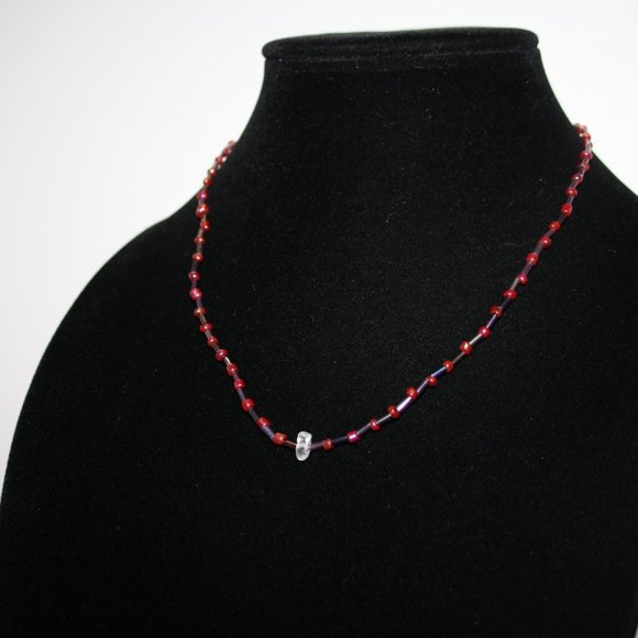 Beautiful red glass necklace with quartz stone 18" - Picture 3 of 5